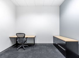 Unlimited office access in Regus St Martins Tower, hot desk at St Martins Tower, image 1