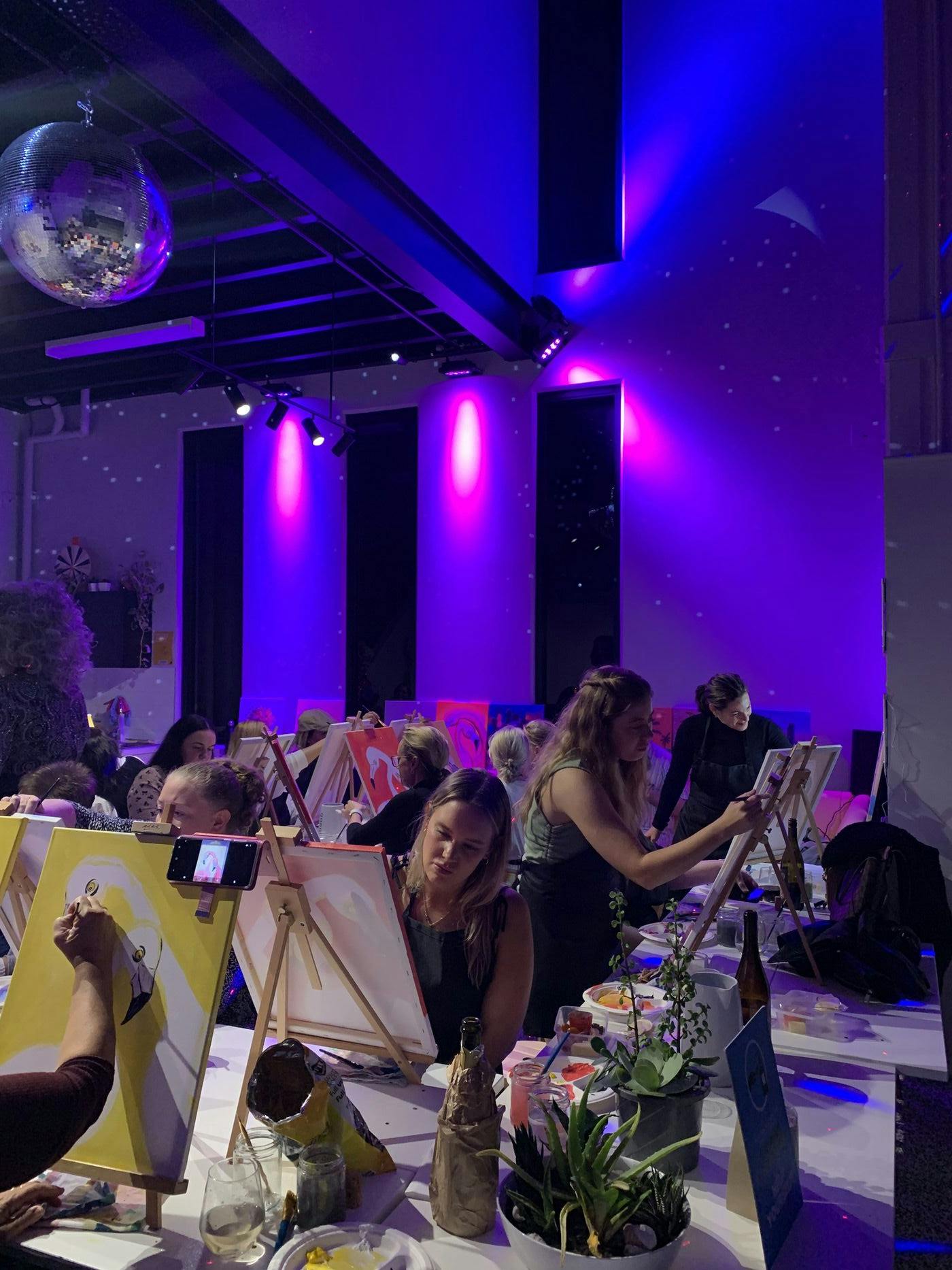 Paint Juicy Studio in Burleigh Heads, QLD Spacely