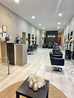 Hairdressing chair for rent , creative studio at Kynk Hair salon, image 1