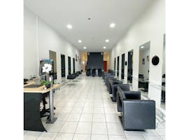 Salon chair for rent , creative studio at Kynk Hair salon, image 1