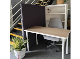 Desk 5, dedicated desk at Rita & Frank Creative Studios, image 1