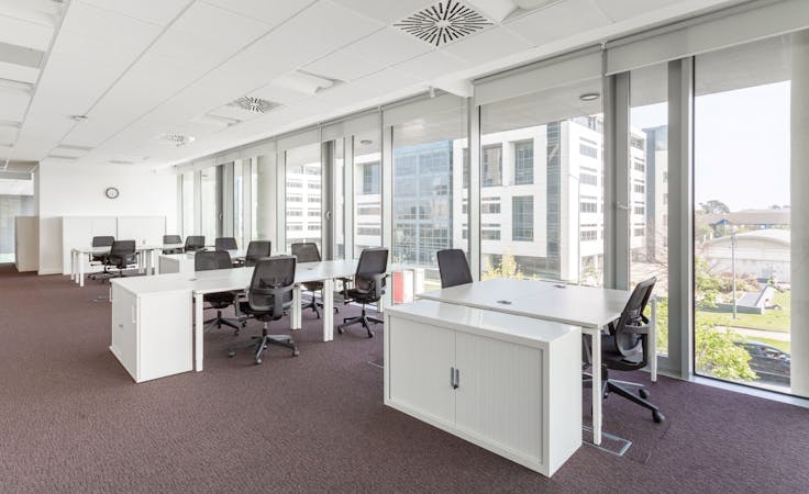Move into ready-to-use open plan office space for 15 persons in Regus 90 Collins Street, serviced office at 90 Collins Street, image 1