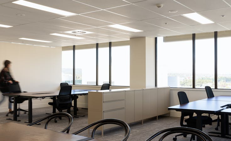 Workspace (8 people / spacious) – Canberra, serviced office at 221 London Workspaces, image 3