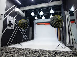 White Cyclorama Photography Studio (Equipment Included), creative studio at Photography Studio, image 1