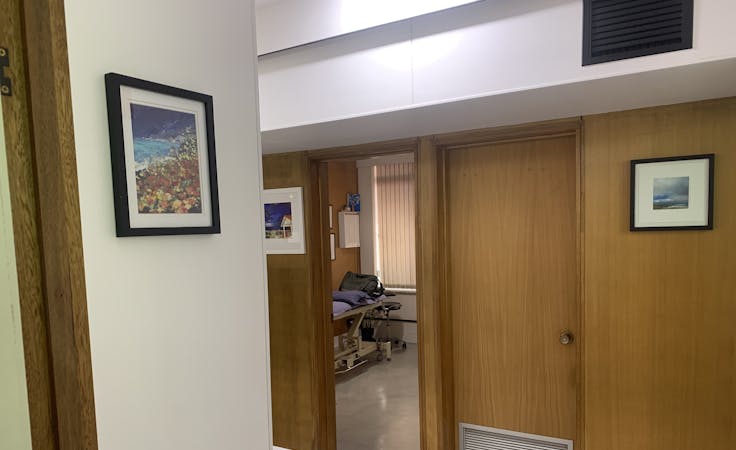 Serviced office at Burleigh Osteopathic Clinic, image 1