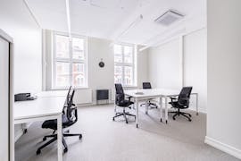 Find office space in Regus 43, Bridge Street for 5 persons with everything taken care of, serviced office at 43, Bridge Street, image 1
