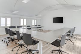 Open plan office space for 10 persons in Regus 43, Bridge Street, serviced office at 43, Bridge Street, image 1