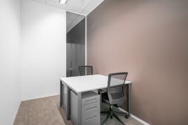 All-inclusive access to professional office space for 2 persons in Regus Canberra Airport, serviced office at Gateway Business Center, image 1