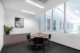 Private office space for 4 persons in HQ Victoria Park, serviced office at Victoria Park, image 1