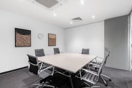 All-inclusive access to professional office space for 10 persons in HQ Victoria Park, private office at Victoria Park, image 1