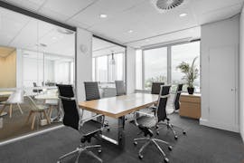 Book open plan office space for businesses of all sizes in Regus Surfers Paradise, serviced office at 50 Cavill Avenue, image 1