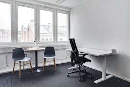 Find office space in Spaces Two Melbourne Quarter for 2 persons with everything taken care of, serviced office at Spaces Two Melbourne Quarter, image 1