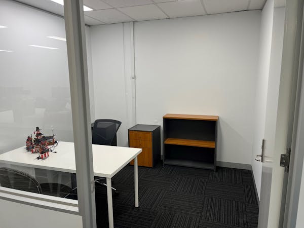 Vanny's Room, private office at Beaconsfield Business Park, image 1