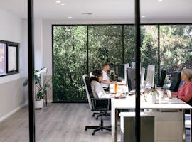 Creative studio at Modern light-filled office, image 1