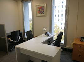 Room 2, shared office at 10 Hobart Place, image 1