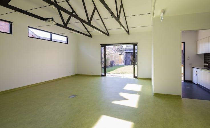 Make use of both indoor & outdoor facilities with this flexible space, image 1