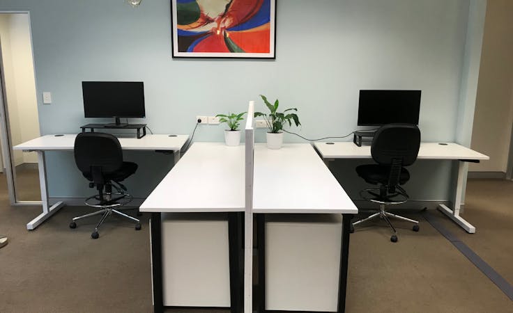 Polished boardroom located in the heart of Noosaville, image 2