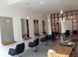 Minimalistic light field space, pop-up shop at Innovate hair, image 1