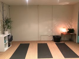 This cosy space is perfect for yoga, pilates and meditation, image 1