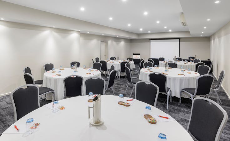 Chancellor Three, meeting room at Hotel Grand Chancellor Melbourne, image 1