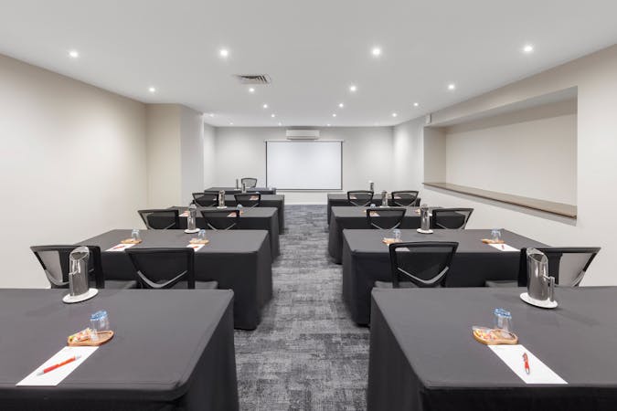 Chancellor Four, meeting room at Hotel Grand Chancellor Melbourne, image 1
