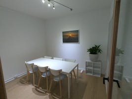 Practical meeting room for six in the heart of Long Jetty, image 1