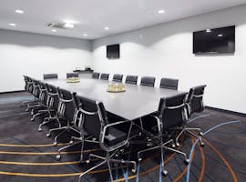 Piper, meeting room at Rydges Sydney Airport, image 1