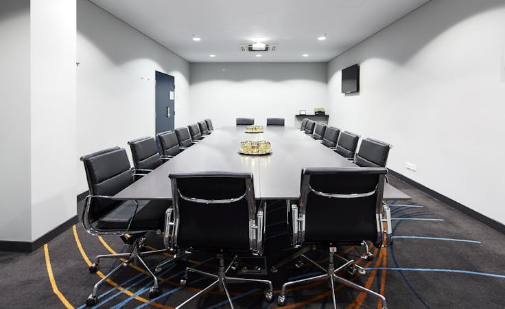 Cessna, meeting room at Rydges Sydney Airport, image 1