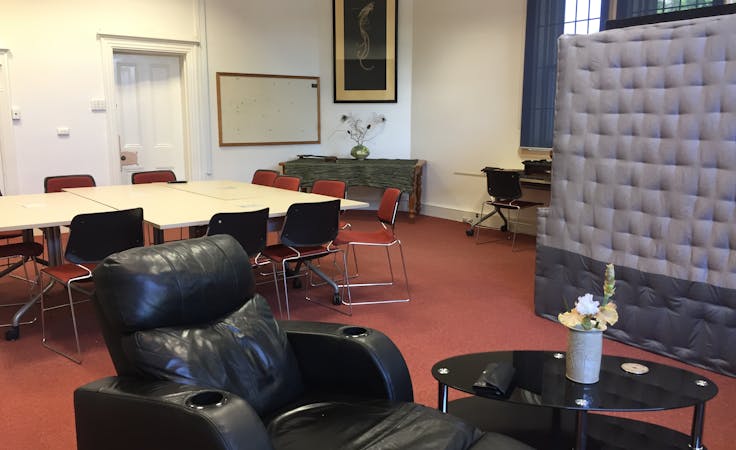 The Dawson room, training room at Mogulnet Business Hub, image 1